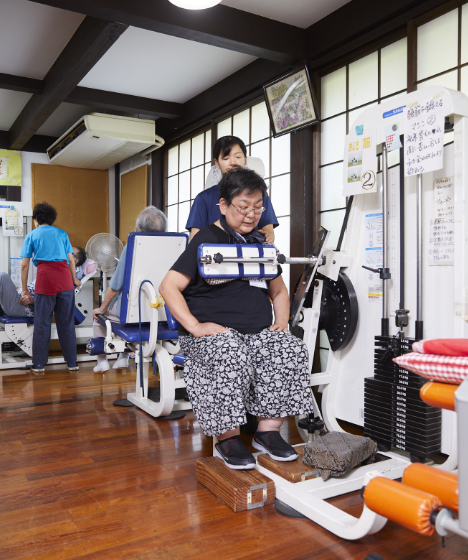 トレーニング機器 | 施設内風景